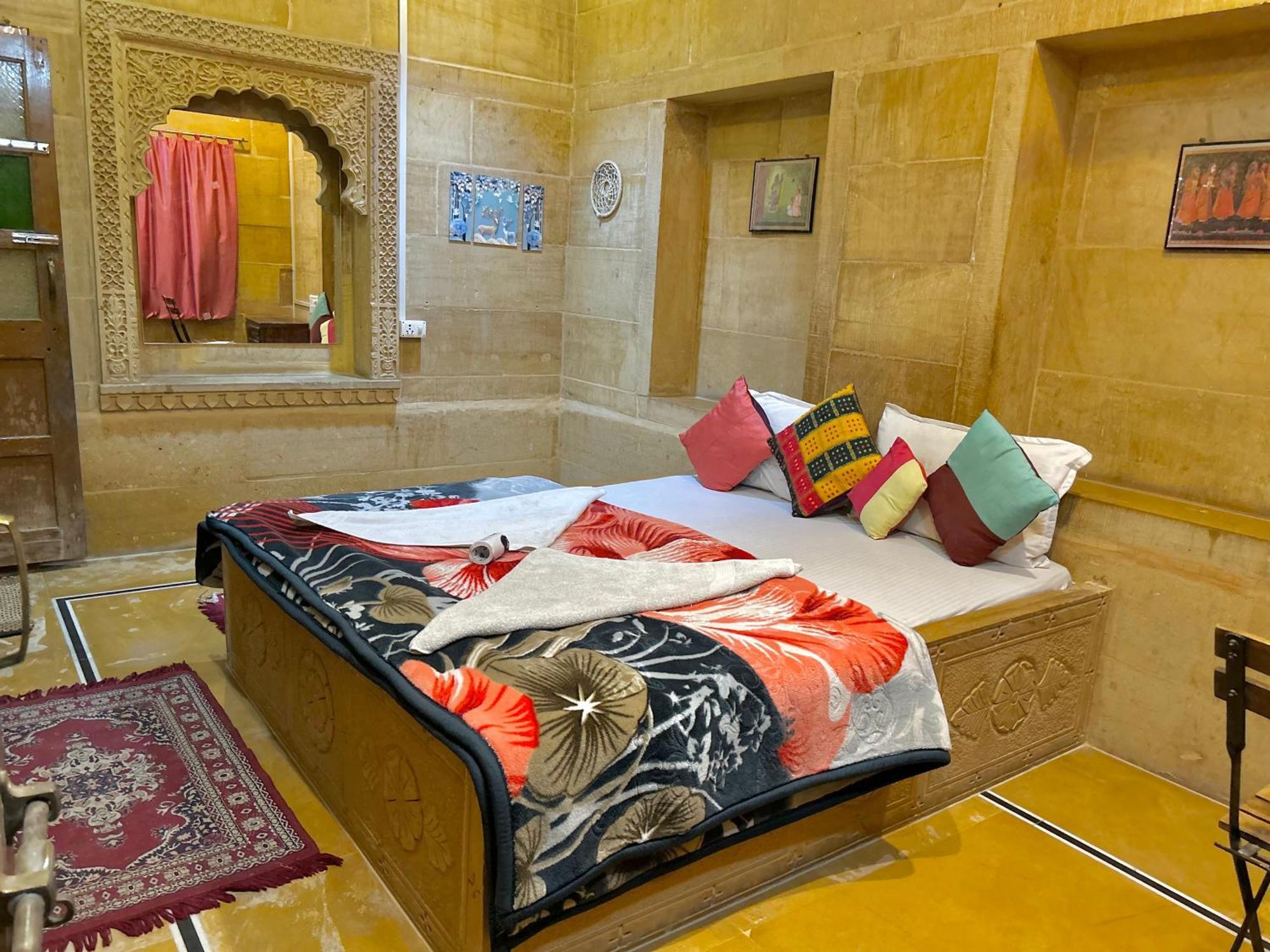 Hotel Pol Haveli Джайсалмер Екстер'єр фото