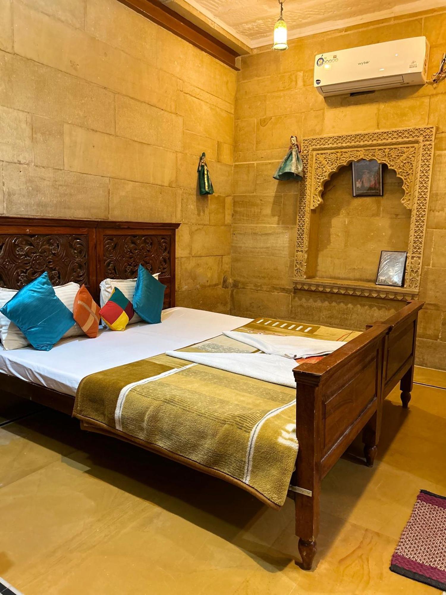 Hotel Pol Haveli Джайсалмер Екстер'єр фото